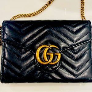 Authentic Gucci chain crossbody wallet bag